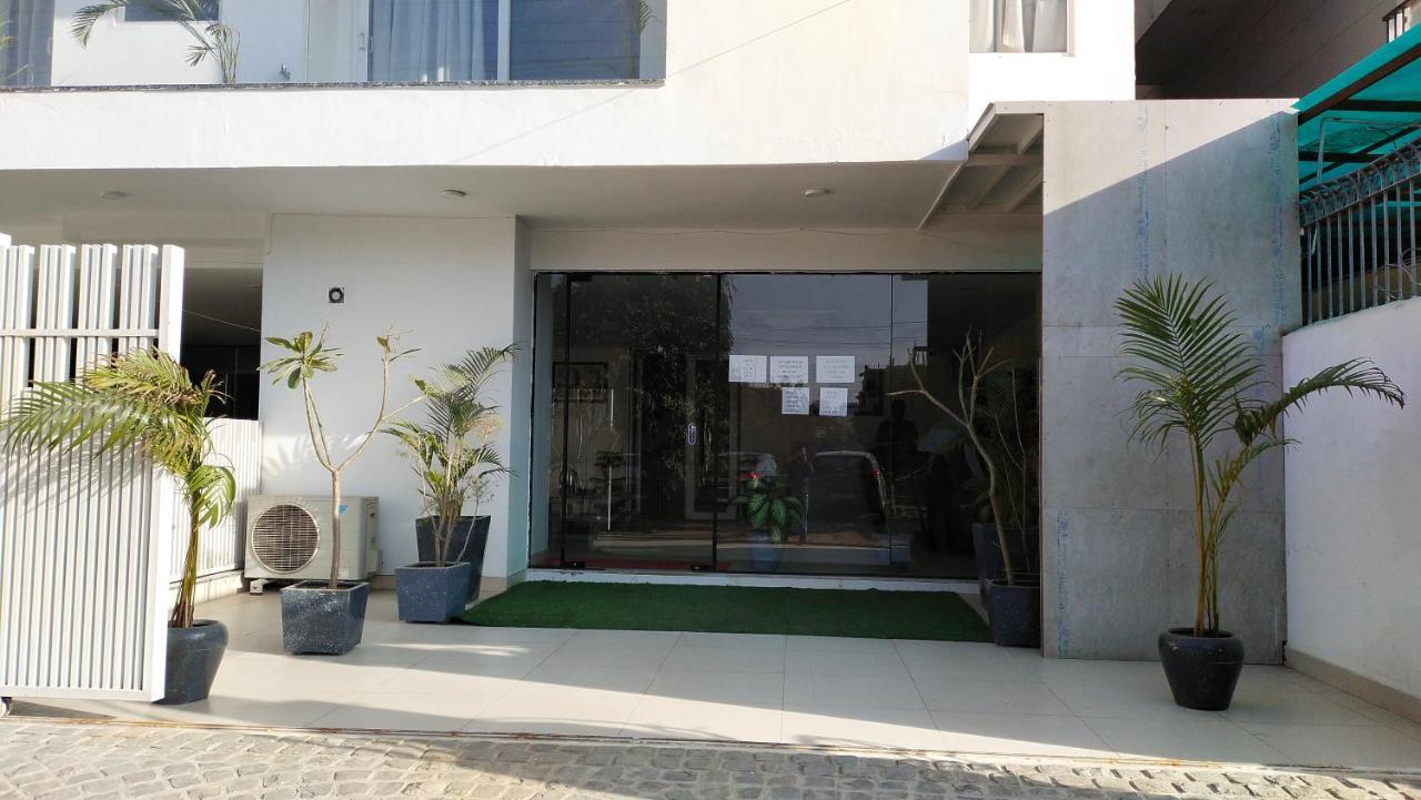 Saltstayz Sector 52 - Ardee City Mall Gurgaon Exterior photo